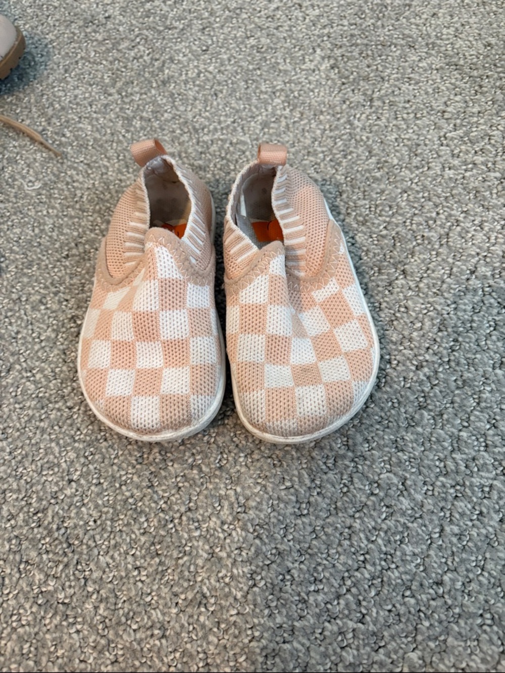 Toddler Slip-On Checker Knit Shoes in Peach and White